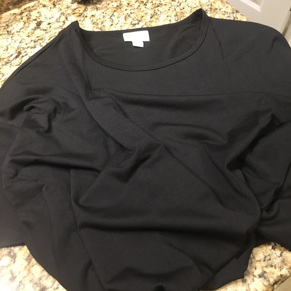 *NEW* Black lularoe Irma—fits like XXS